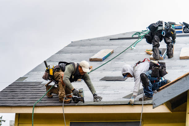 Professional Gutter Installation technician working in Vaughan, MS